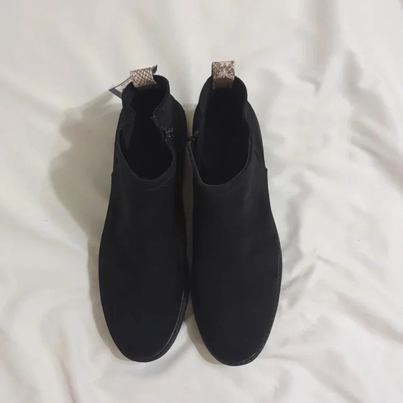 Universal Thread Taci Suede Boots with Memory Foam Insole, Color Black Size 11 - Picture 3 of 16